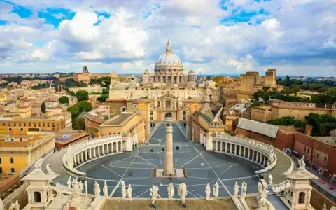 Ватикан:самая маленькая страна в мире с огромным влиянием.