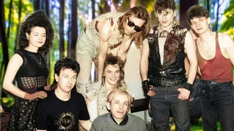 «Сектор Газа» — советская и российская рок-группа,миллионы поклонников,по сей день не редко услышишь песни "Сектор Газа"