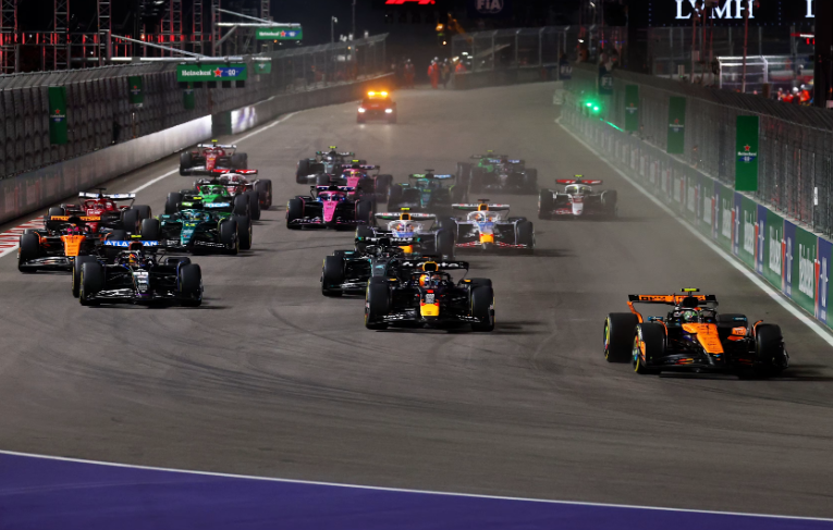 Ферстаппен одержал уверенную победу на Гран‑при Лас‑Вегаса, опередив Норриса; Пиастри — четвёртый