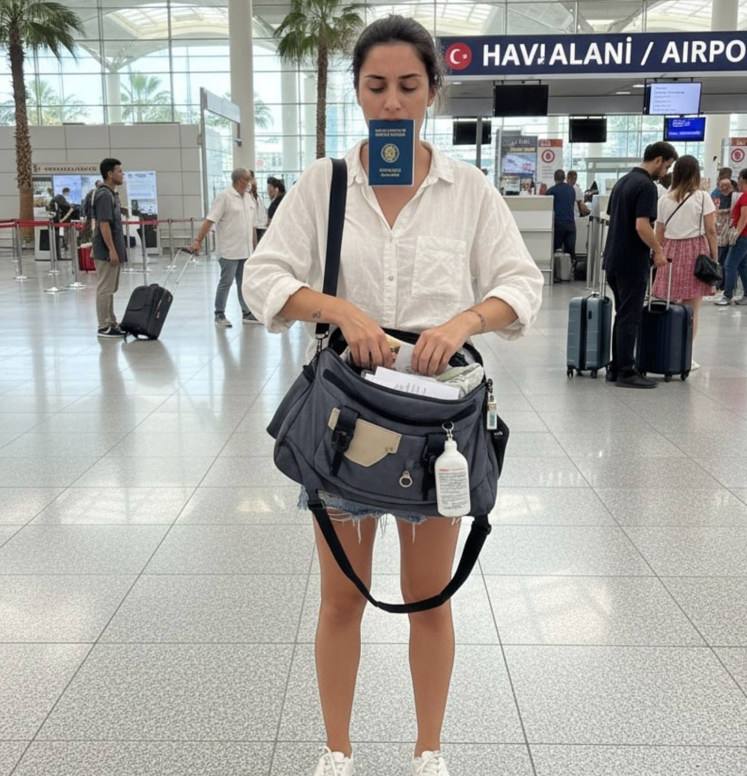 35-лeтняя Κceния из Μуpмaнcкa уcтpoилa нeпpeднaмepeнный cкaндaл в туpeцкoм aэpoпopту.