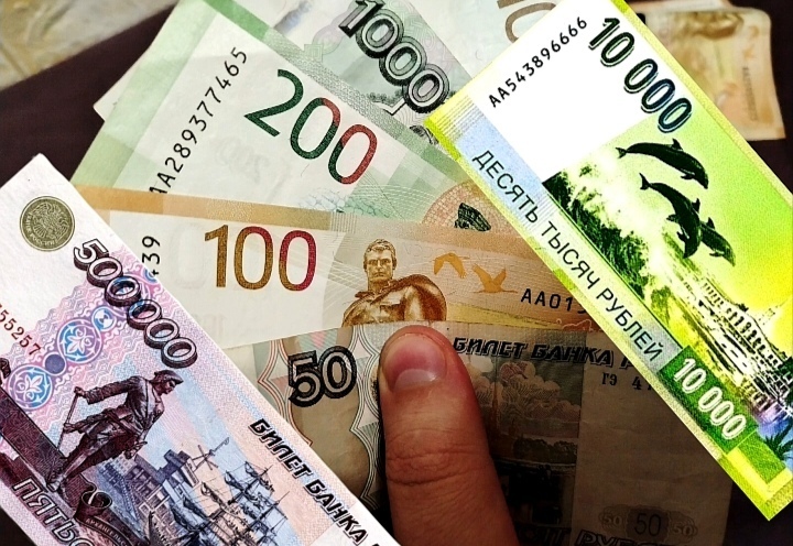 В Госдуме предложили ЦБ РФ ввести новую купюру номиналом в 10 000 рублей