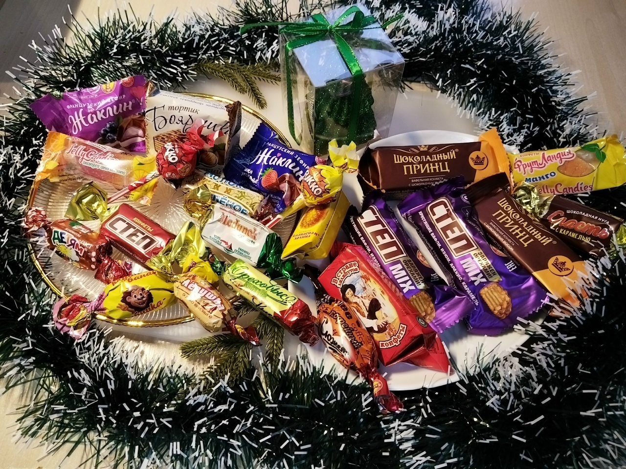 Показываю, что в трёх лучших новогодних подарках из «Чижика»