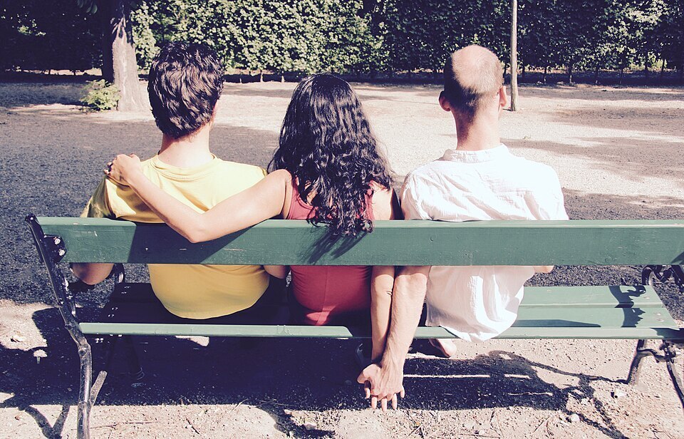 Как сохранить любовь, если разрешены другие связи