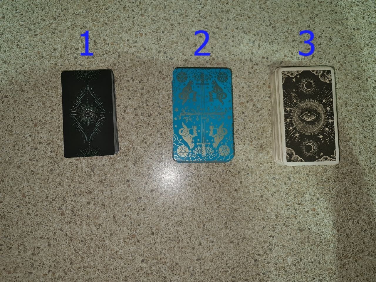 Расклад Таро. Как вновь разжечь потухшее пламя огня в отношениях?