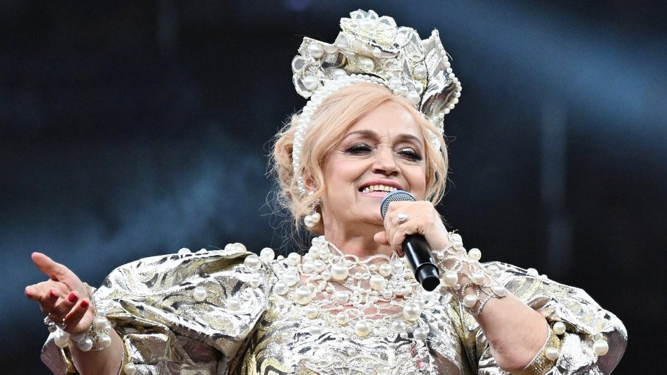 Новогодние гонорары звезд: сколько зарабатывают Лепс, Кадышева и другие артисты