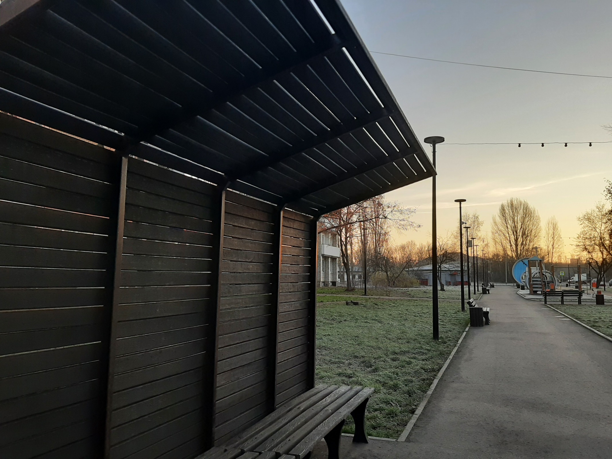 Ждем снега, а утром выглянуло солнце