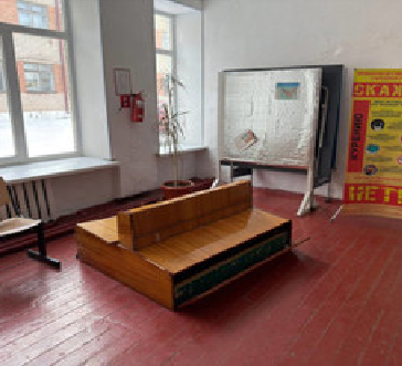 На школьной перемене ученик получил черепно-мозговую травму из-за упавшего на него пианино