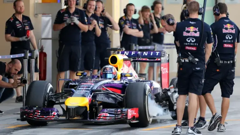 Renault: как успех привёл к гибели гиганта Формулы-1