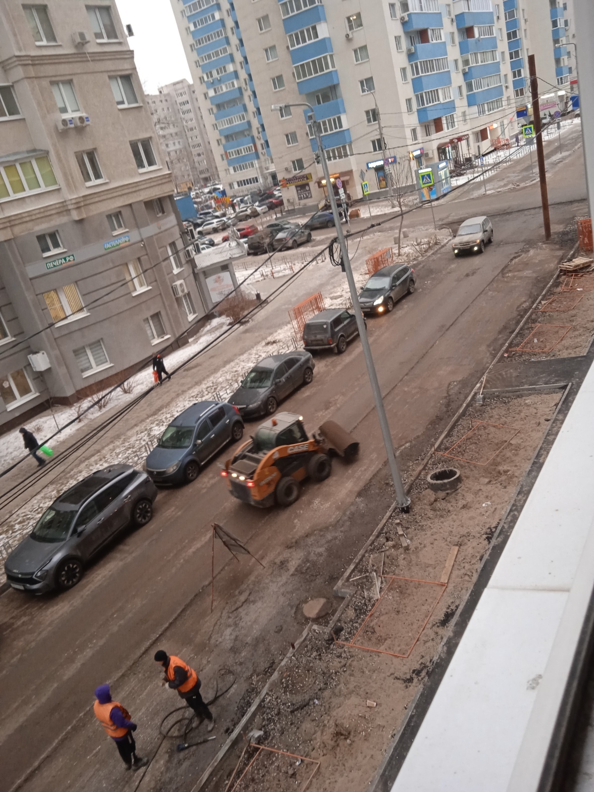 У жильцов городов есть какие-нибудь права на тихую, спокойную жизнь , когда кругом и всегда стройки и куча всяких организаций?!