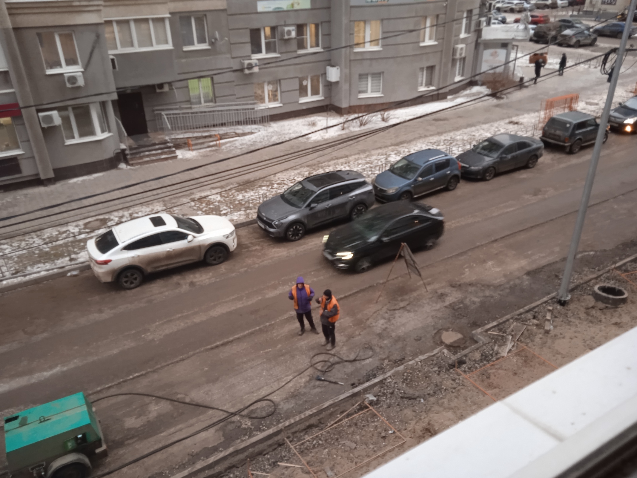 У жильцов городов есть какие-нибудь права на тихую, спокойную жизнь , когда кругом и всегда стройки и куча всяких организаций?!