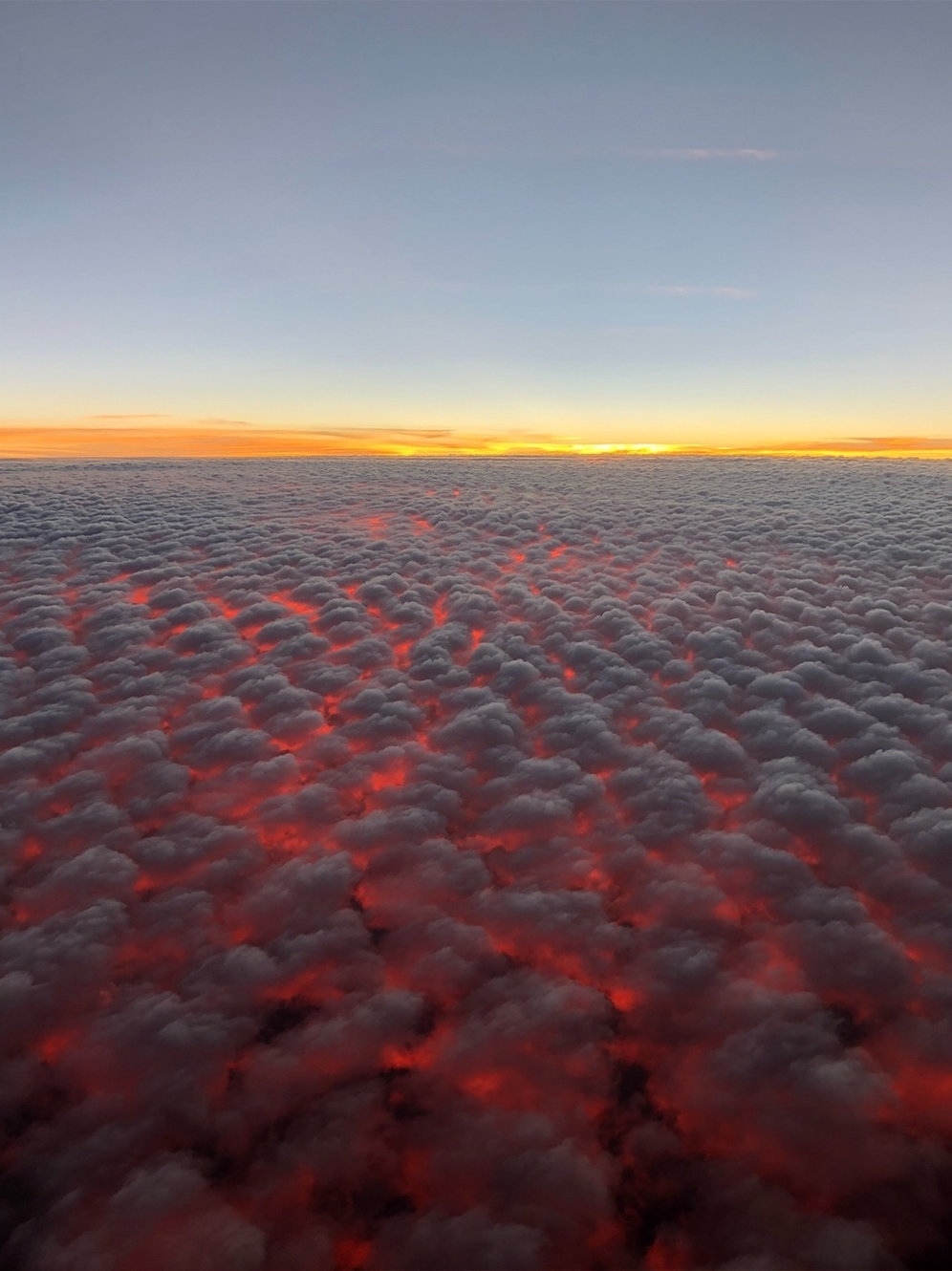 Альтокумульные облака и их красочное сияние