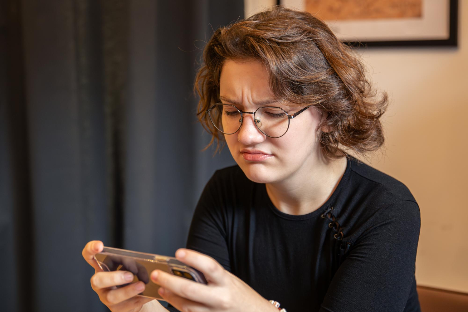 Педагог отсудила у семьи ученицы 300 тысяч за фейковую анкету на сайте знакомств