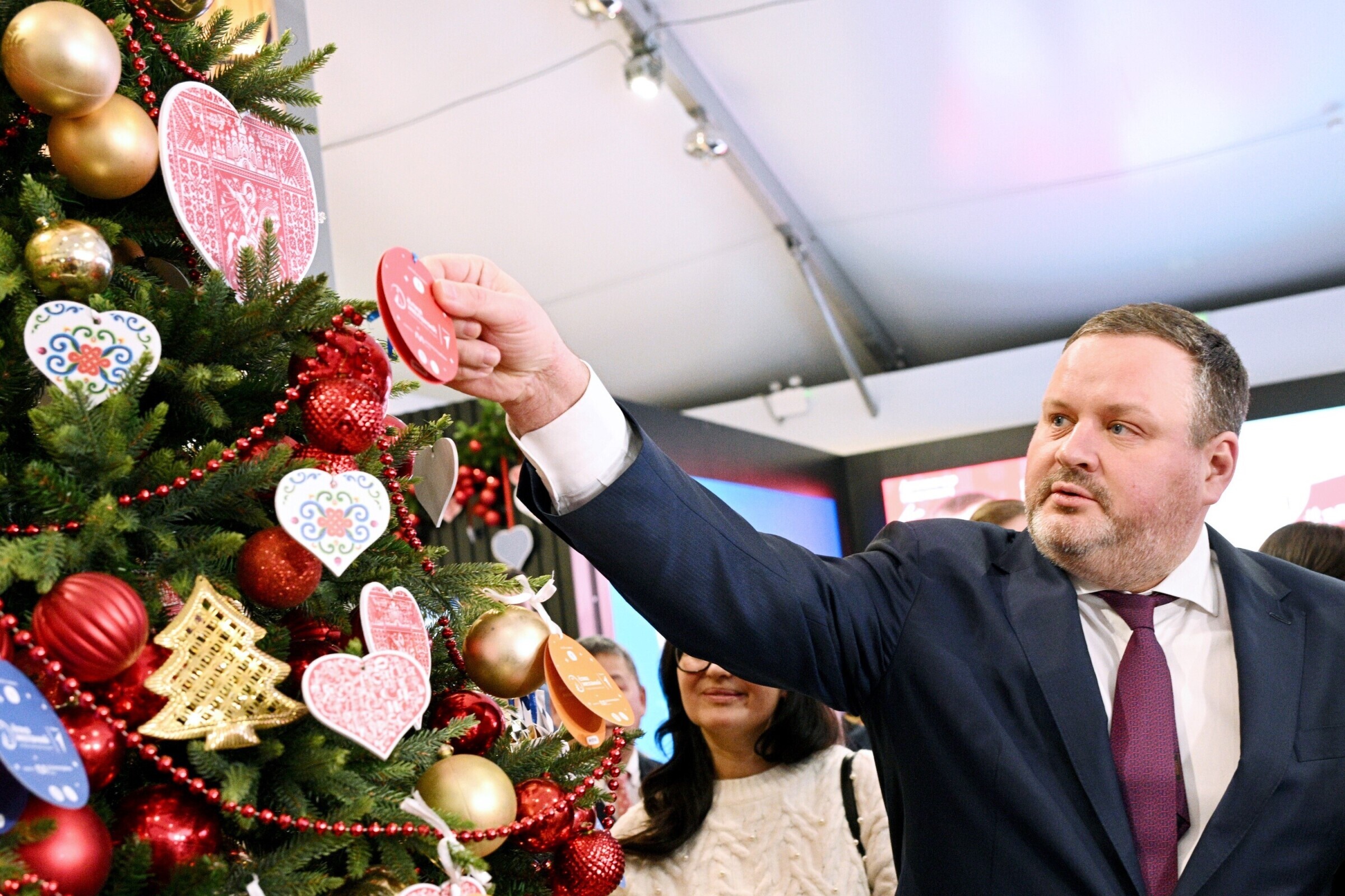 Ёлка желаний - это протирка очков или втирание очков?