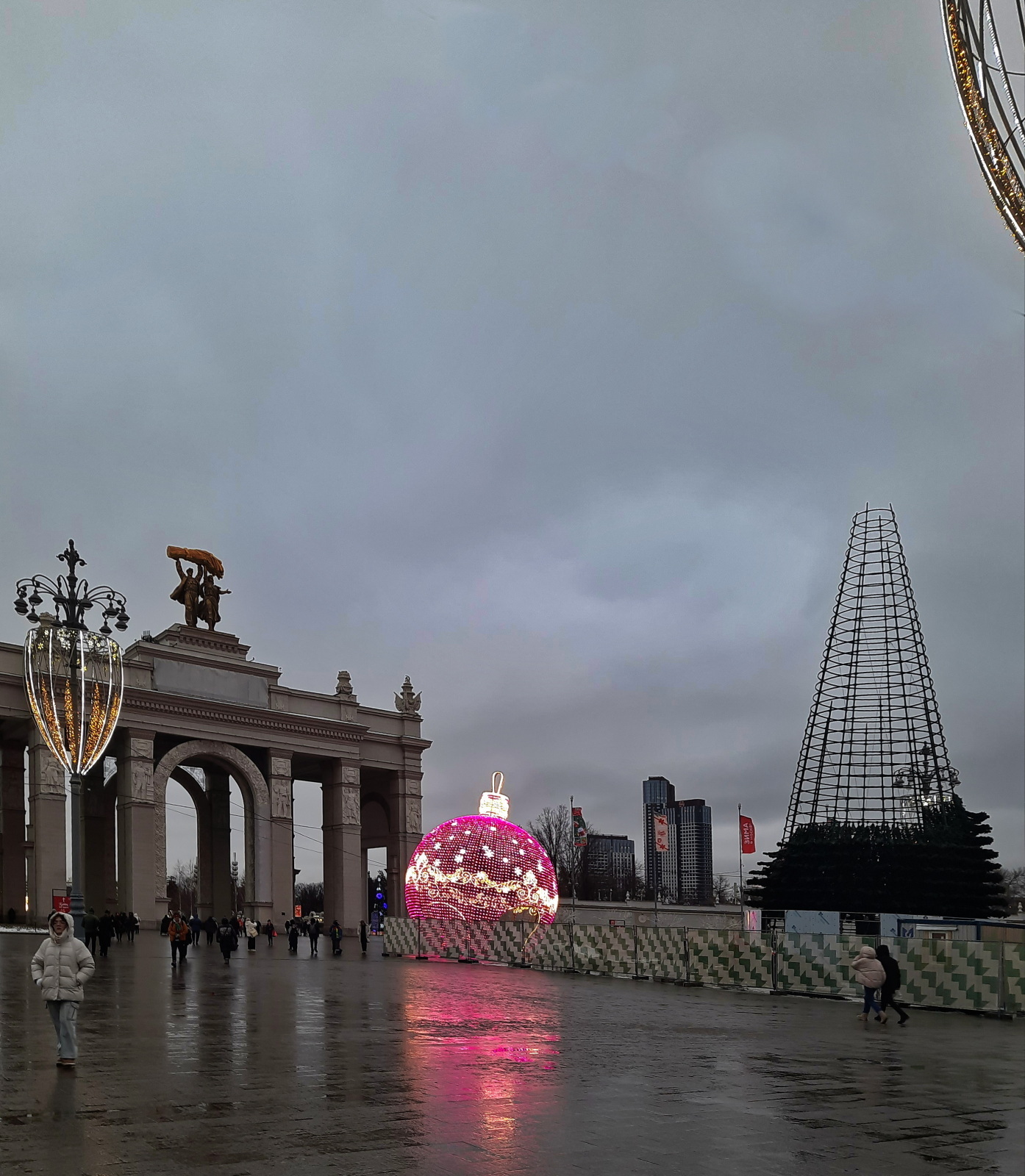 Хождение по ёлкам-2. ВДНХ