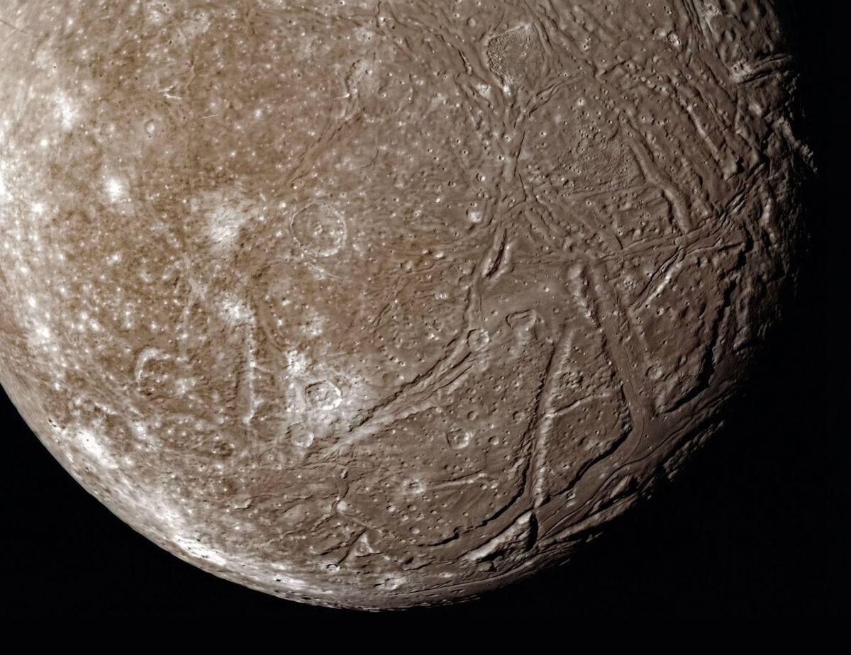 Ариэль: спутник Урана с океаном глубиной 170 километров