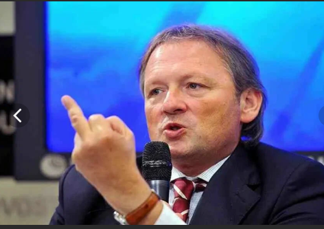 Женщина приобрела курс у инфобизнесмена за 1 млн рублей, а потом решила вернуть деньги и взыскать пеню