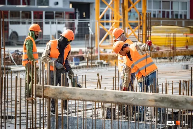 В Госдуму внесут законопроекты об усилении контроля за мигрантами, сообщил Володин