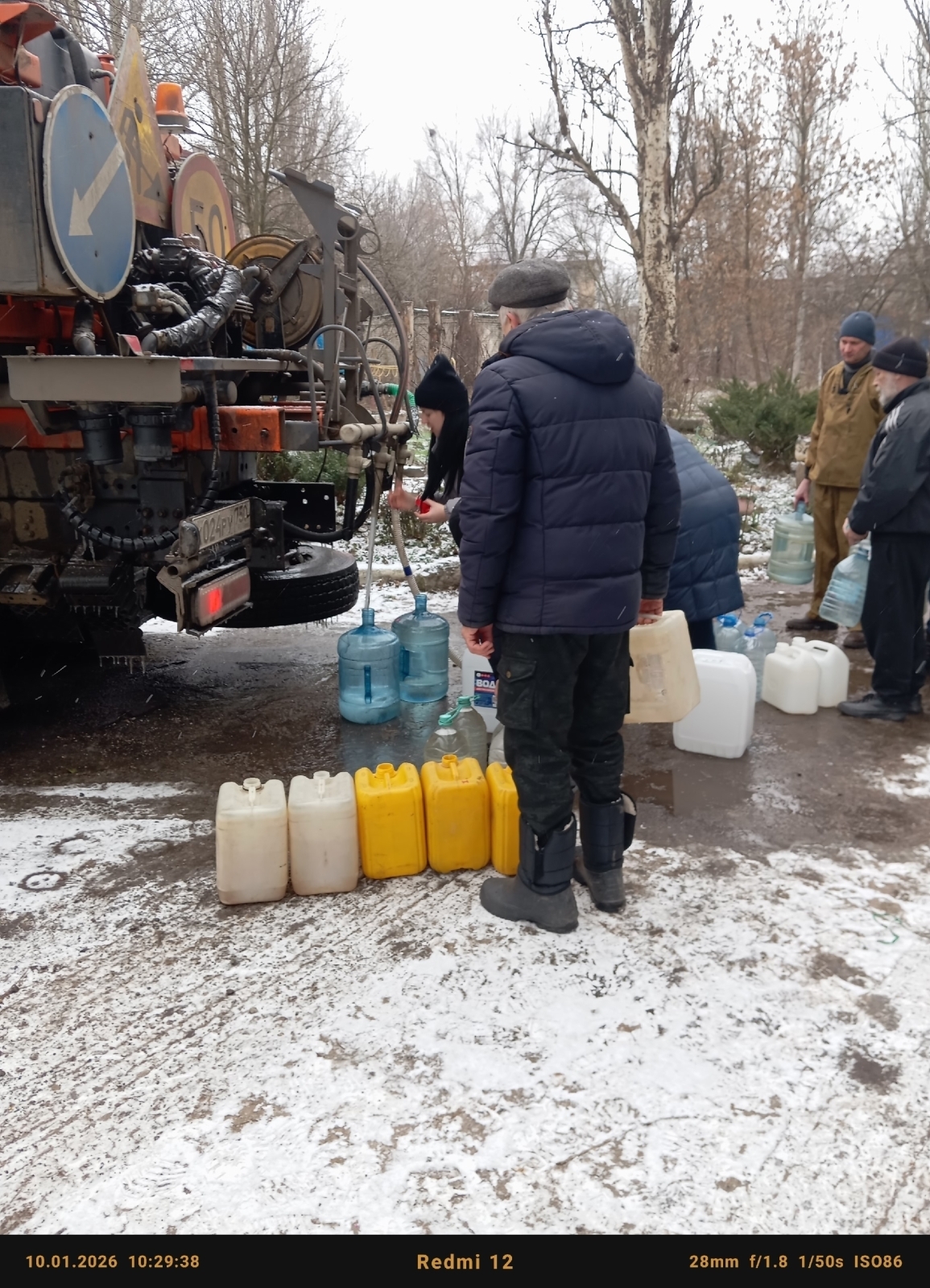 День подвоза воды без дня воды. Между второй и третьей ходкой к водовозу постирала белье руками. Жизнь при отсутствии водоснабжения с нового года