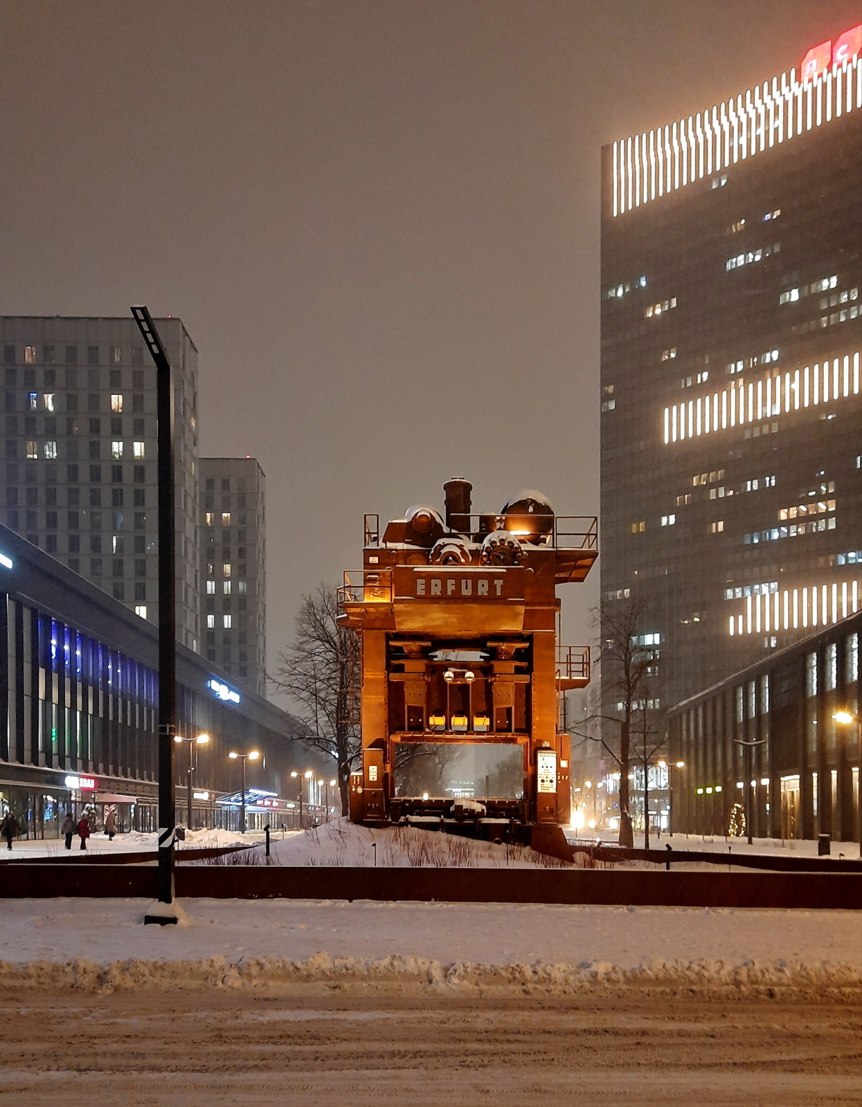 Поход в музей в каникулярный день в заснеженной Москве