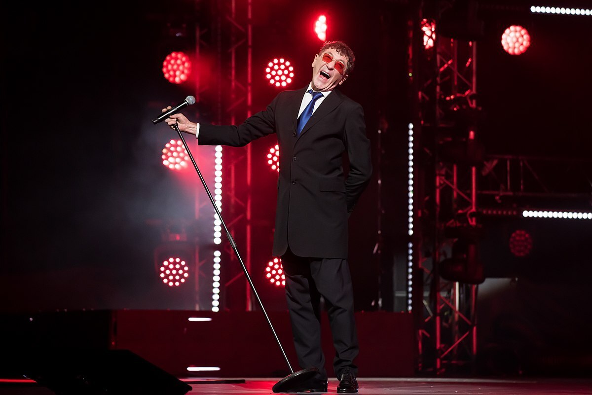 Невеста Григория Лепса внезапно стала ненасытной: певцу придётся спасать её или спасаться самому