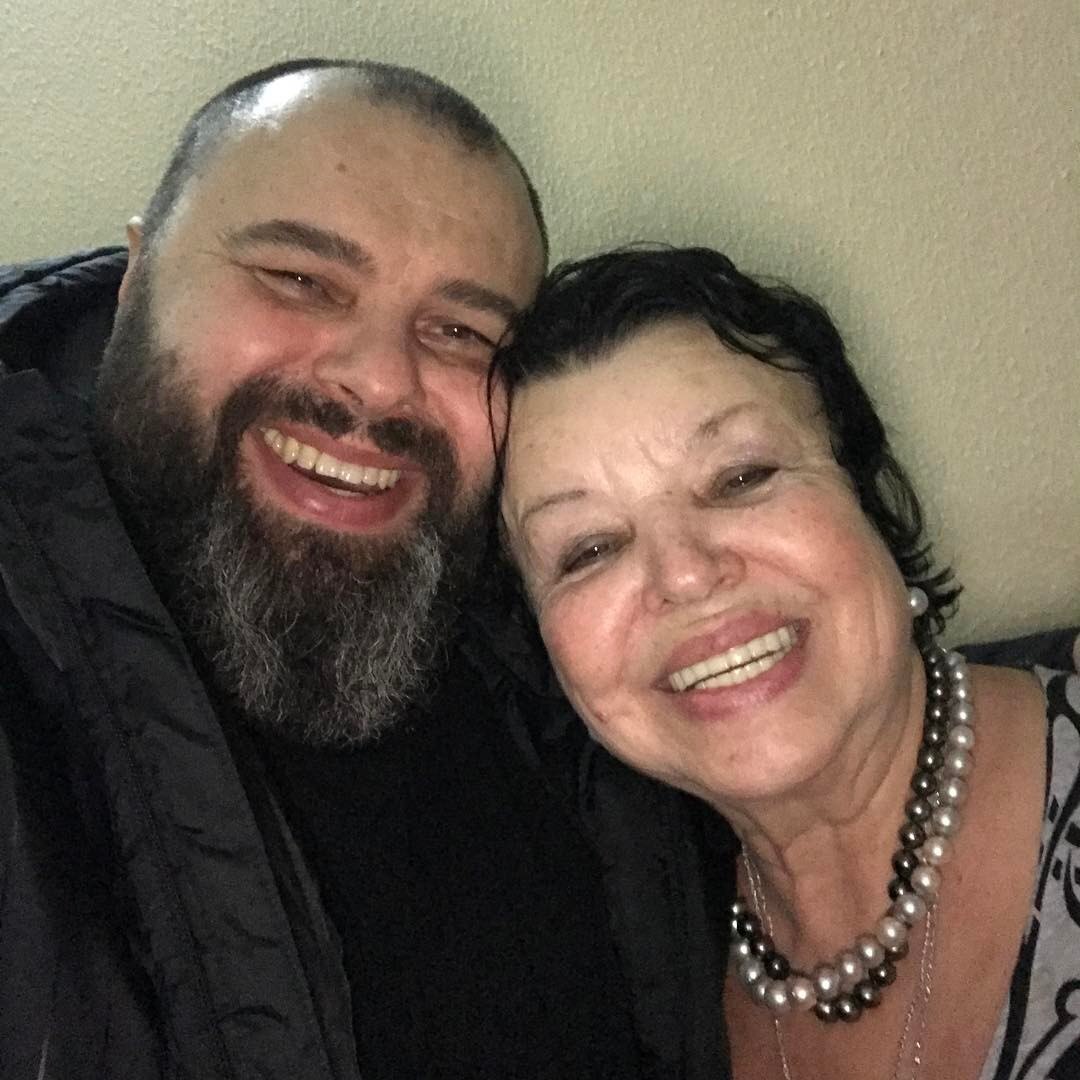 Максим Фадеев похоронил маму