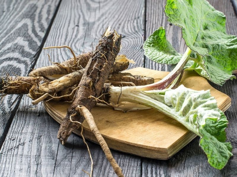 Натуральный отвар для борьбы с сединой: восстанавливает естественный цвет волос без использования химических веществ и красок — надежный рецепт.