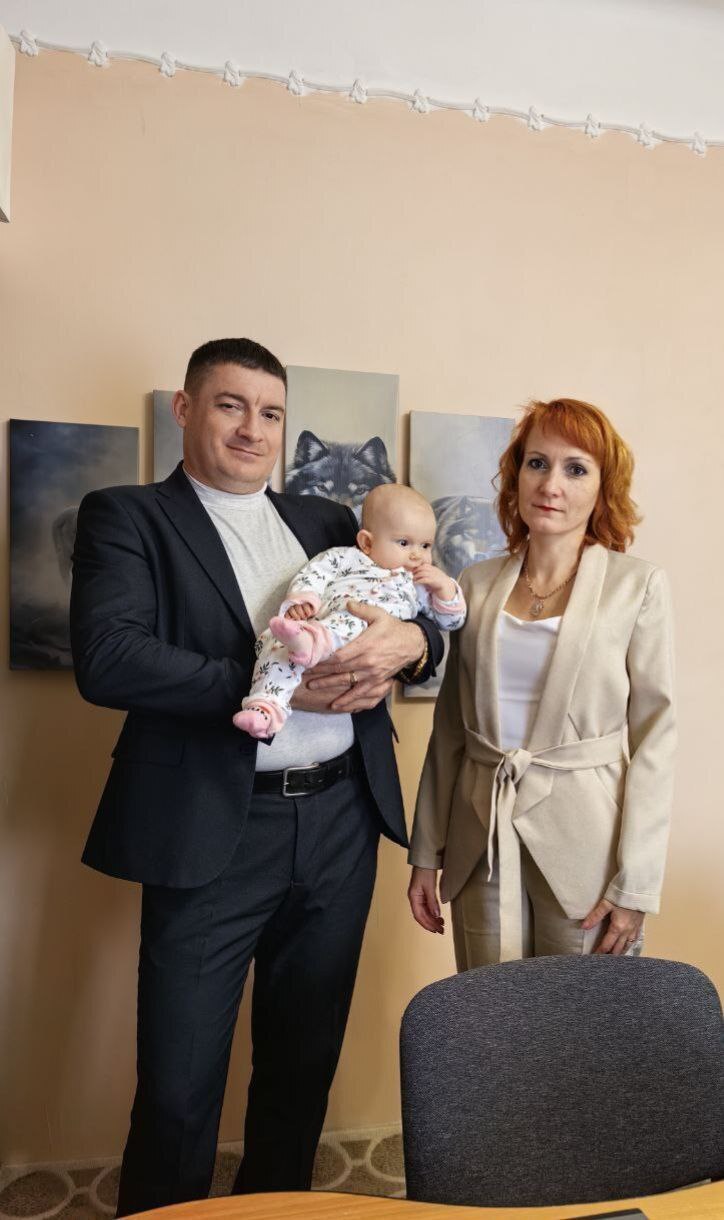 Иногда обращаются родители военнослужащих с вопросами ...