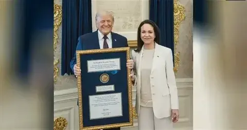 Корина подарила Дональду Трампу Нобелевскую премию мира!