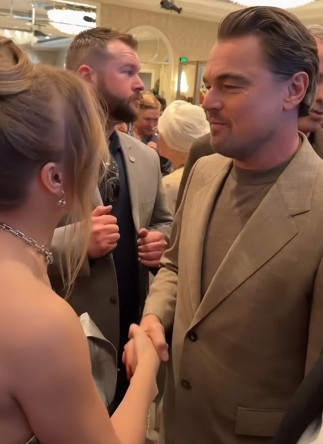 Девушка из провинции осуществила детскую мечту — лично встретилась с Леонардо Ди Каприо.