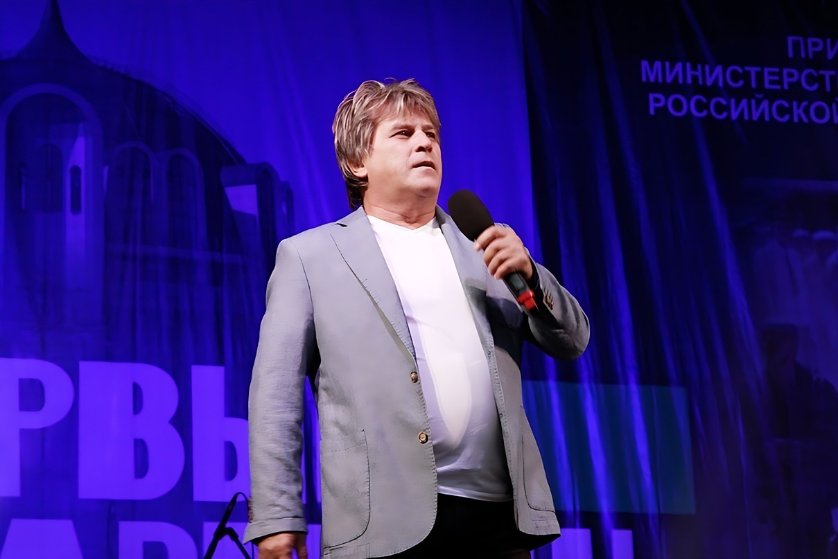 А вы смотрите «Суперстар»? Если да, давайте делиться впечатлениями, если нет – тоже открывайте и пишите