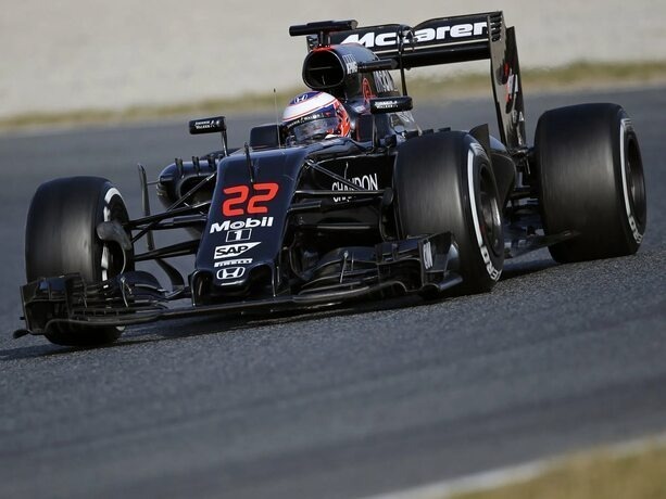 Формула‑1: сквозь годы — краш-тест McLaren, тесты Haas F1 на симуляторе