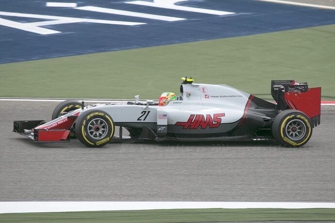 Формула‑1: сквозь годы — краш-тест McLaren, тесты Haas F1 на симуляторе