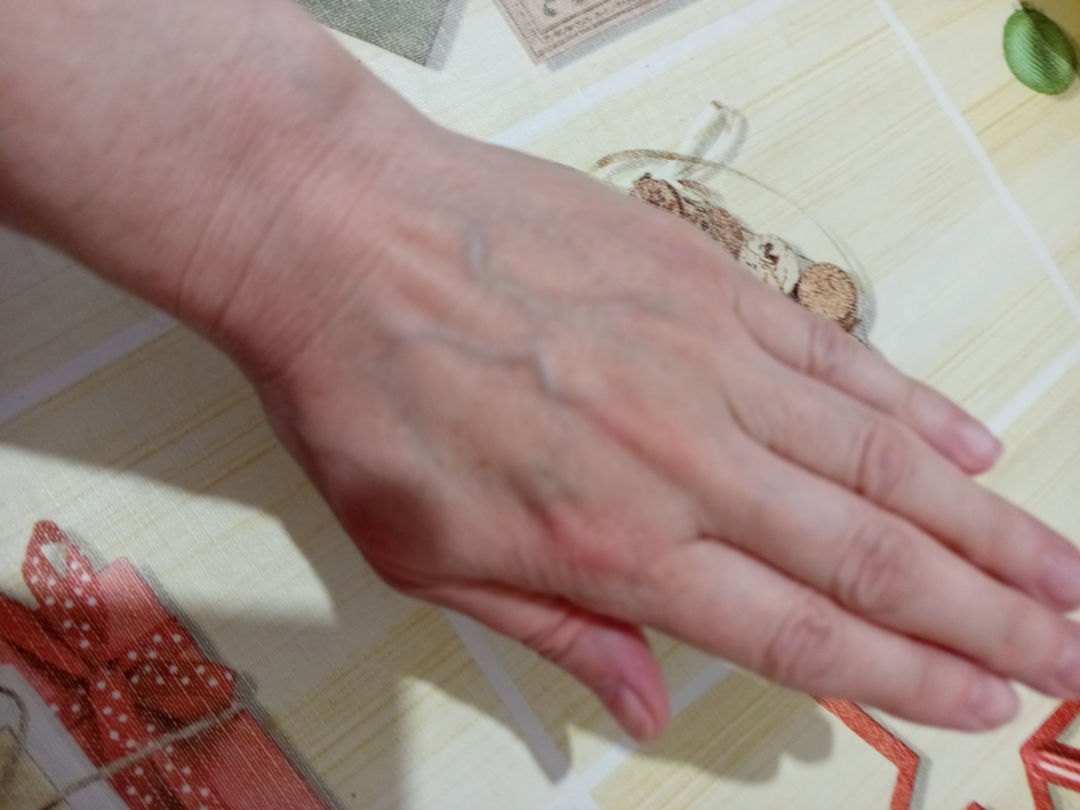 Как я ухаживаю за кожей рук в 45+ и борюсь с заусенцами и сухостью рук