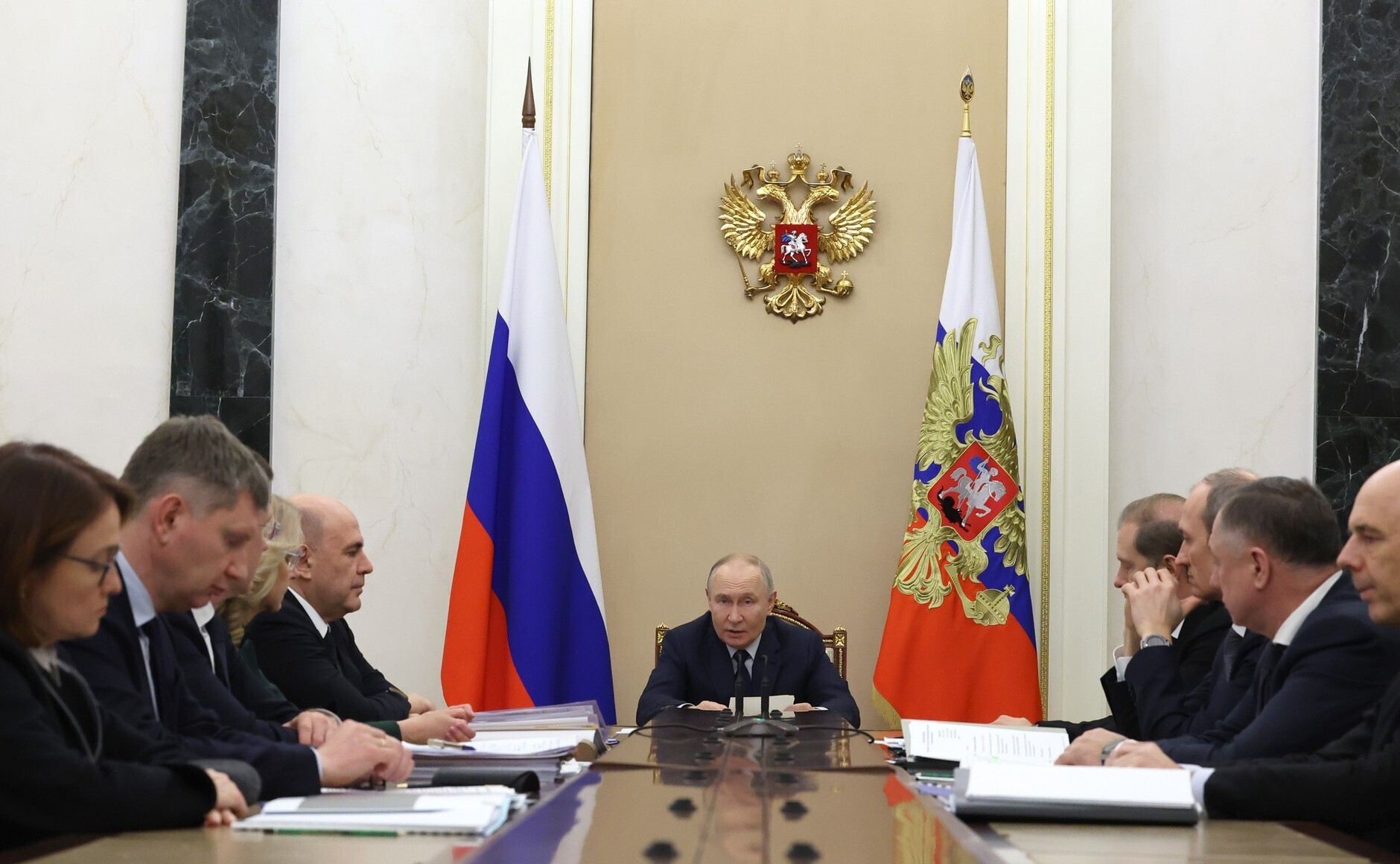 Великое торможение:Путин рассказал о специальном замедлении экономики ради стабильных цен для народа