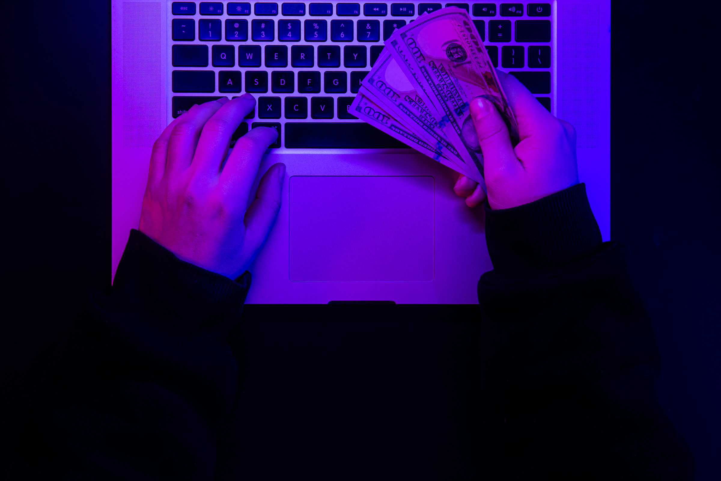 Мат в интернете: статистика штрафов, реальные дела и как не стать нарушителем КоАП РФ