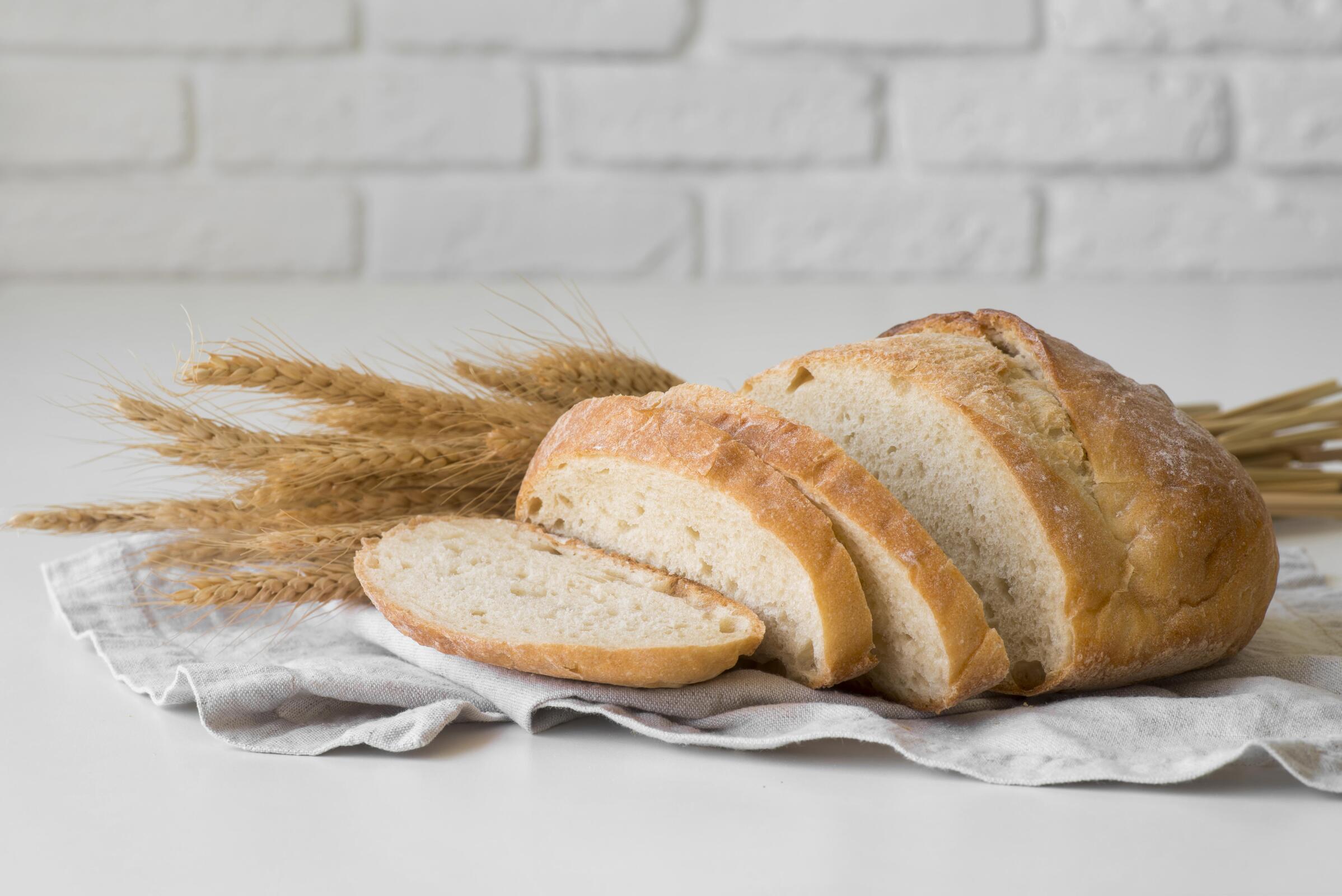 Купила в "Магните" заплесневевший батон. Почему не следят за продуктами продавцы?