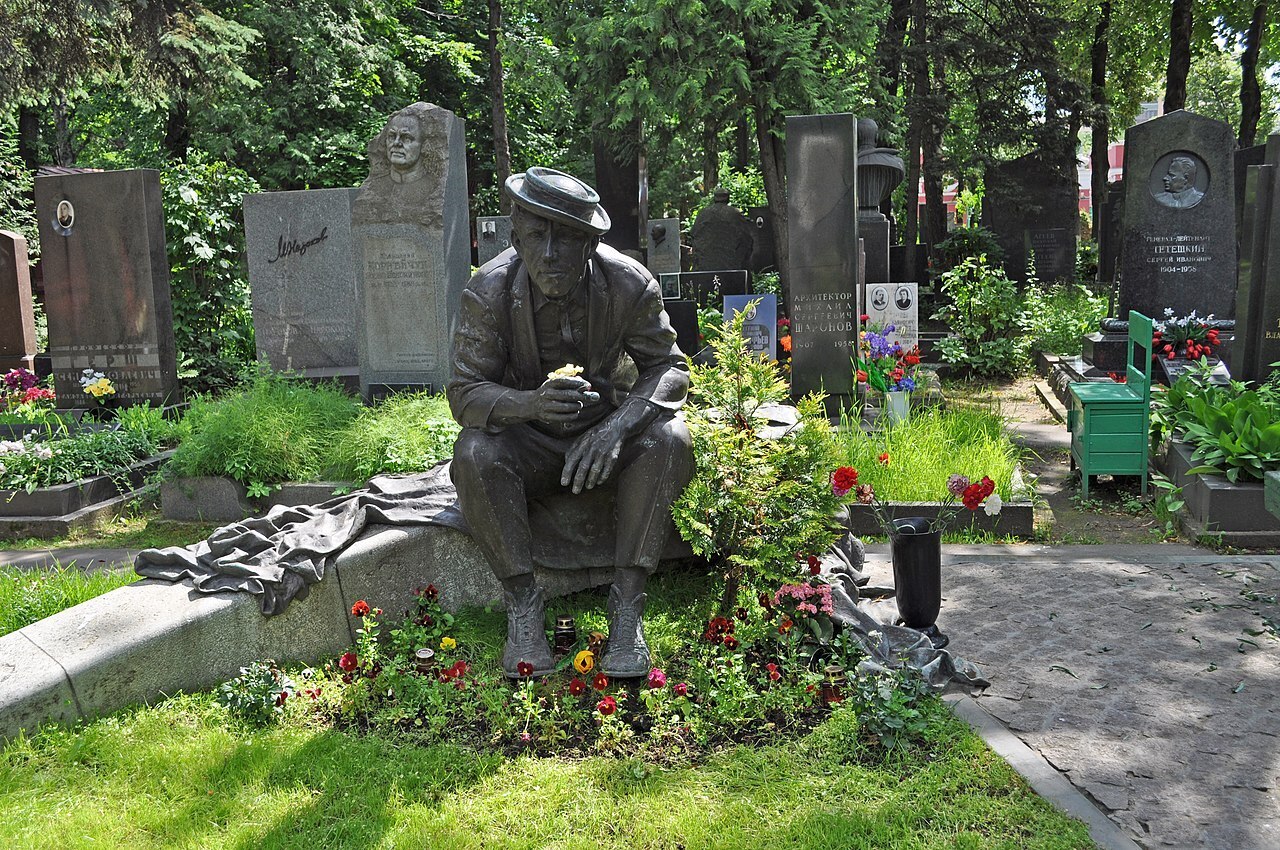 Герой войны, выдающийся актёр и просто светлый человек - Юрий Никулин