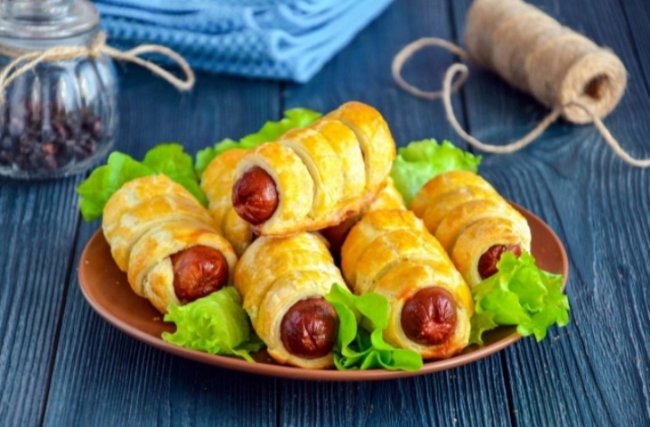 Вкуснейшие домашние сосиски в тесте в духовке